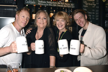 Serienpremiere 'Prost Mortem - Die letzte Runde' in München