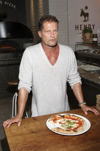 'Henry Likes Pizza' Event in Hamburg