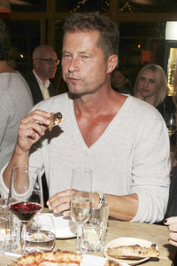 'Henry Likes Pizza' Event in Hamburg