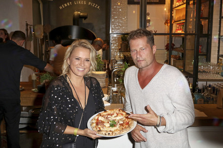 'Henry Likes Pizza' Event in Hamburg