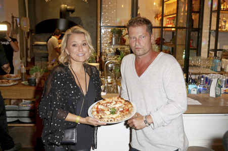 'Henry Likes Pizza' Event in Hamburg
