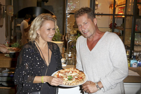'Henry Likes Pizza' Event in Hamburg