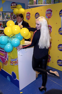 Zuru Bunch O Balloons Präsentation mit Daniela Katzenberger in Köln