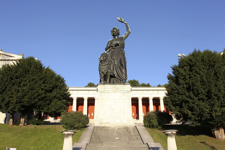 Wiesn Anstich auf dem Oktoberfest 2019 im Schottenhamel Festzelt in München