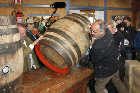 Wiesn Anstich auf dem Oktoberfest 2019 im Schottenhamel Festzelt in München