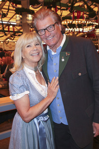 Wiesn Anstich auf dem Oktoberfest 2019 im Schottenhamel Festzelt in München