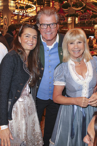 Wiesn Anstich auf dem Oktoberfest 2019 im Schottenhamel Festzelt in München