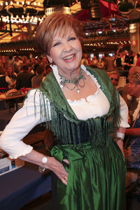 Wiesn Anstich auf dem Oktoberfest 2019 im Schottenhamel Festzelt in München