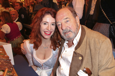 Wiesn Anstich auf dem Oktoberfest 2019 im Schottenhamel Festzelt in München