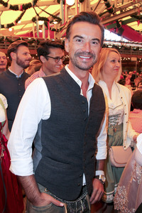 Wiesn Anstich auf dem Oktoberfest 2019 im Schottenhamel Festzelt in München