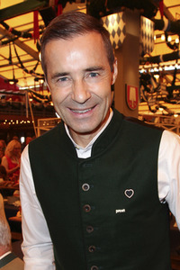 Wiesn Anstich auf dem Oktoberfest 2019 im Schottenhamel Festzelt in München