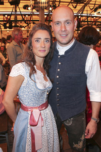 Wiesn Anstich auf dem Oktoberfest 2019 im Schottenhamel Festzelt in München