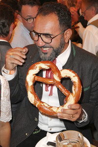 Wiesn Anstich auf dem Oktoberfest 2019 im Schottenhamel Festzelt in München