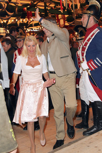 Wiesn Anstich auf dem Oktoberfest 2019 im Schottenhamel Festzelt in München