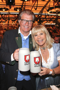 Wiesn Anstich auf dem Oktoberfest 2019 im Schottenhamel Festzelt in München