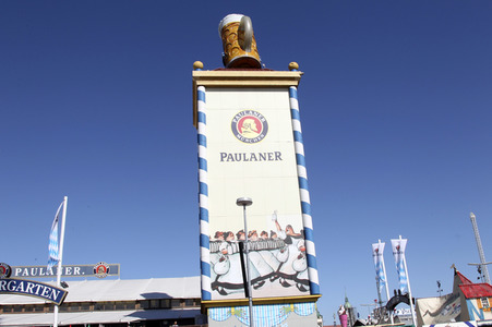 Wiesn Anstich auf dem Oktoberfest 2019 im Schottenhamel Festzelt in München