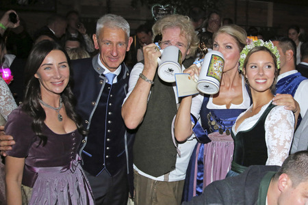 Im Marstall Festzelt auf dem Oktoberfest 2019 in München