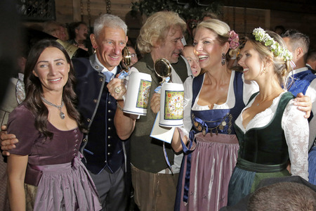 Im Marstall Festzelt auf dem Oktoberfest 2019 in München
