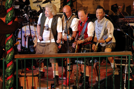 Im Marstall Festzelt auf dem Oktoberfest 2019 in München