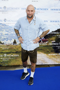 Offizieller Wiesn Anstich 2019 im Hofbräu Berlin