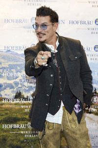 Offizieller Wiesn Anstich 2019 im Hofbräu Berlin