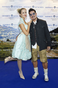 Offizieller Wiesn Anstich 2019 im Hofbräu Berlin