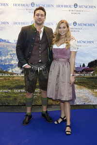 Offizieller Wiesn Anstich 2019 im Hofbräu Berlin