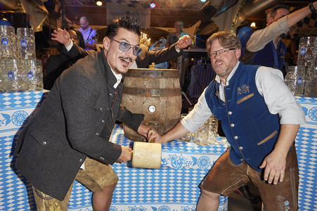 Offizieller Wiesn Anstich 2019 im Hofbräu Berlin