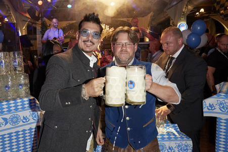 Offizieller Wiesn Anstich 2019 im Hofbräu Berlin