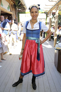 In Käfers Wiesn Schänke auf dem Oktoberfest 2019 in München