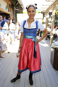 In Käfers Wiesn Schänke auf dem Oktoberfest 2019 in München