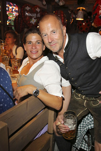 In Käfers Wiesn Schänke auf dem Oktoberfest 2019 in München