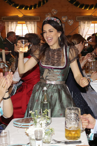 Im Schützen-Festzelt auf dem Oktoberfest 2019 in München