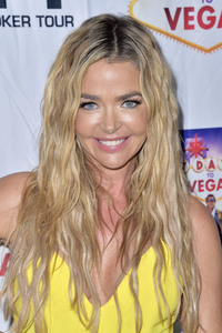 Filmpremiere '7 Days to Vegas' in Beverly Hills