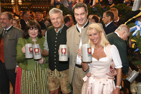 Wiesn Anstich auf dem Oktoberfest 2019 im Schottenhamel Festzelt in München