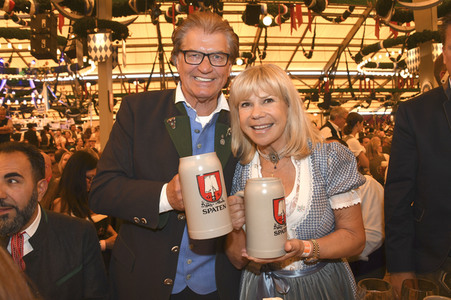Wiesn Anstich auf dem Oktoberfest 2019 im Schottenhamel Festzelt in München