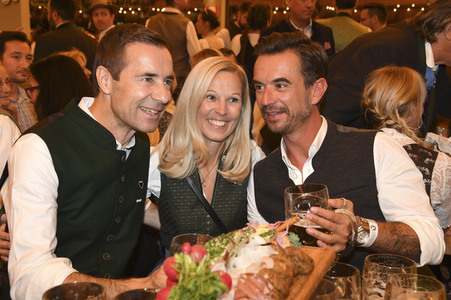 Wiesn Anstich auf dem Oktoberfest 2019 im Schottenhamel Festzelt in München