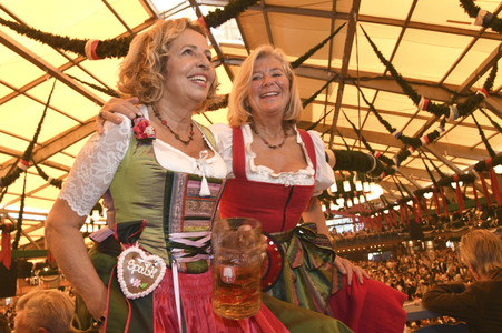 Wiesn Anstich auf dem Oktoberfest 2019 im Schottenhamel Festzelt in München