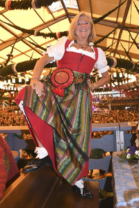Wiesn Anstich auf dem Oktoberfest 2019 im Schottenhamel Festzelt in München