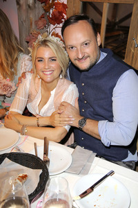 Cathy Hummels Wiesn-Bummel auf dem Oktoberfest 2019 im München