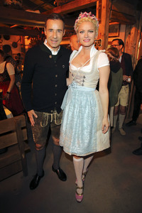 Cathy Hummels Wiesn-Bummel auf dem Oktoberfest 2019 im München