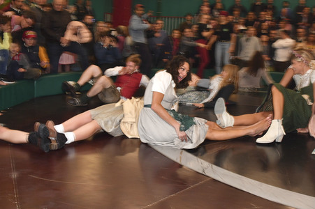 Cathy Hummels Wiesn-Bummel auf dem Oktoberfest 2019 im München