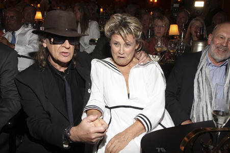 Premiere der Spielzeit 2019/2020 des Hansa Theater in Hamburg