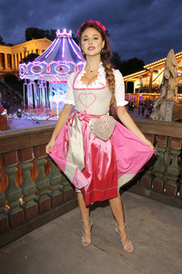 Haarwerk Blond Wiesn auf dem Oktoberfest 2019 in München