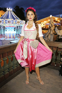 Haarwerk Blond Wiesn auf dem Oktoberfest 2019 in München