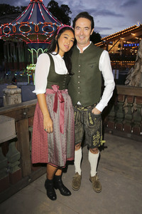 Haarwerk Blond Wiesn auf dem Oktoberfest 2019 in München