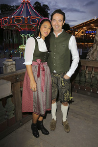 Haarwerk Blond Wiesn auf dem Oktoberfest 2019 in München