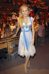 Haarwerk Blond Wiesn auf dem Oktoberfest 2019 in München