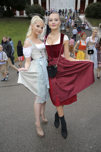 Madl Wiesn auf dem Oktoberfest 2019 in München