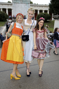 Madl Wiesn auf dem Oktoberfest 2019 in München